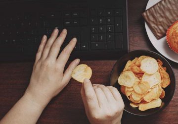 Disturbed Sleep and Eating Habits During This Lockdown? Here is How You Can Cope!